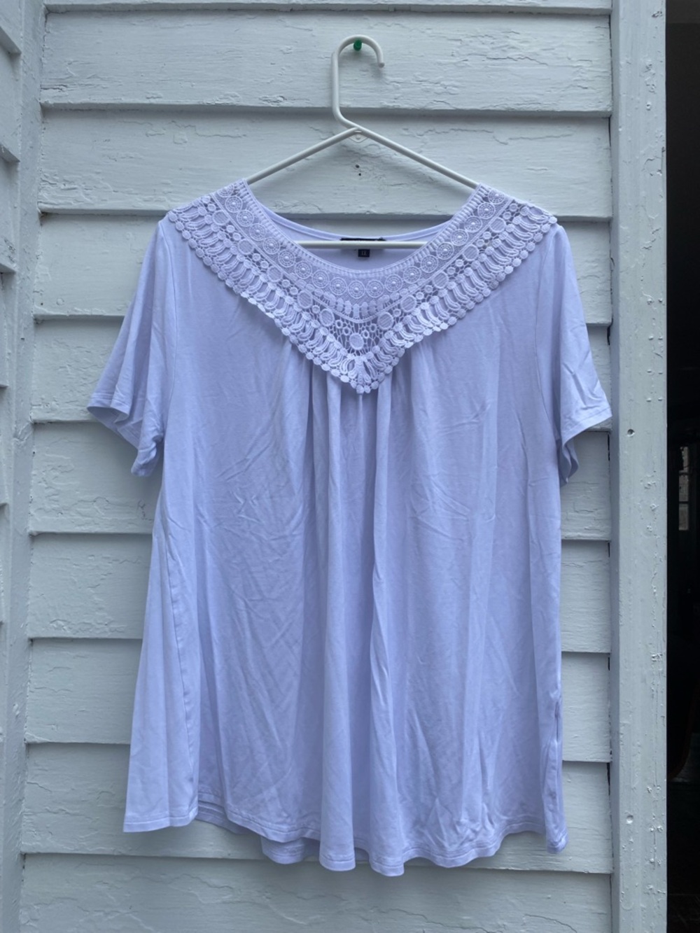 Crochet Yoke Short Sleeve Tunic Top in White Embroidered Neckline